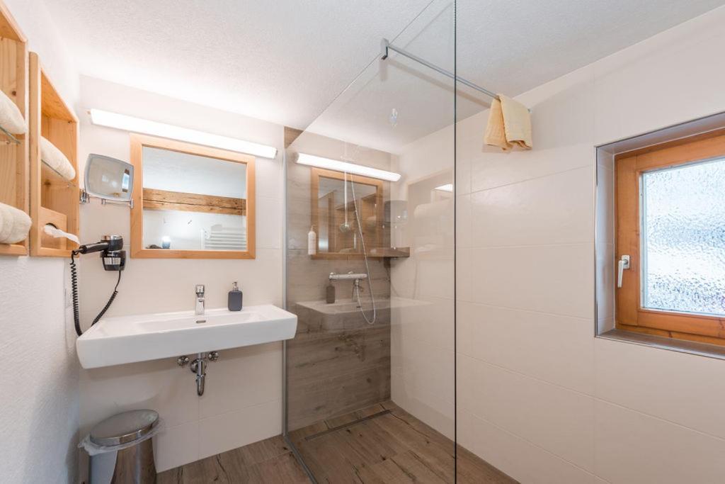 שלאדמינג Das Kleine Bio Hotel Tiefenbach מראה חיצוני תמונה